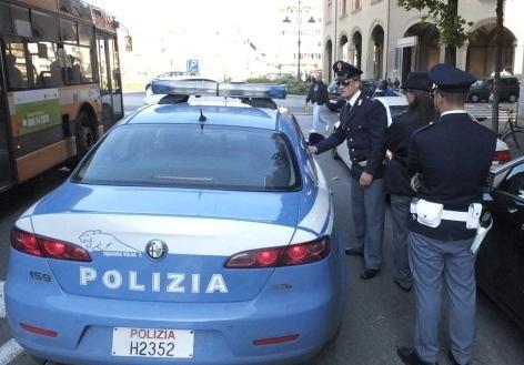 Clandestini accampati in un cantiere: due espulsioni
