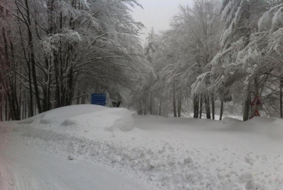 Sciatori beffati: c’è tanta neve ma gli impianti restano chiusi 