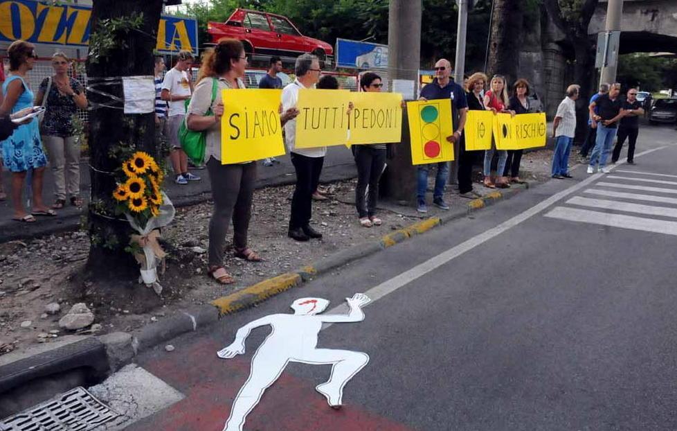 La fermata è spostata, ma la segnaletica no 