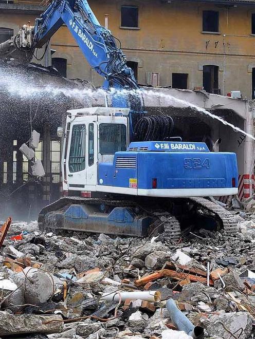 Ex Amcm, demolizioni regolari 