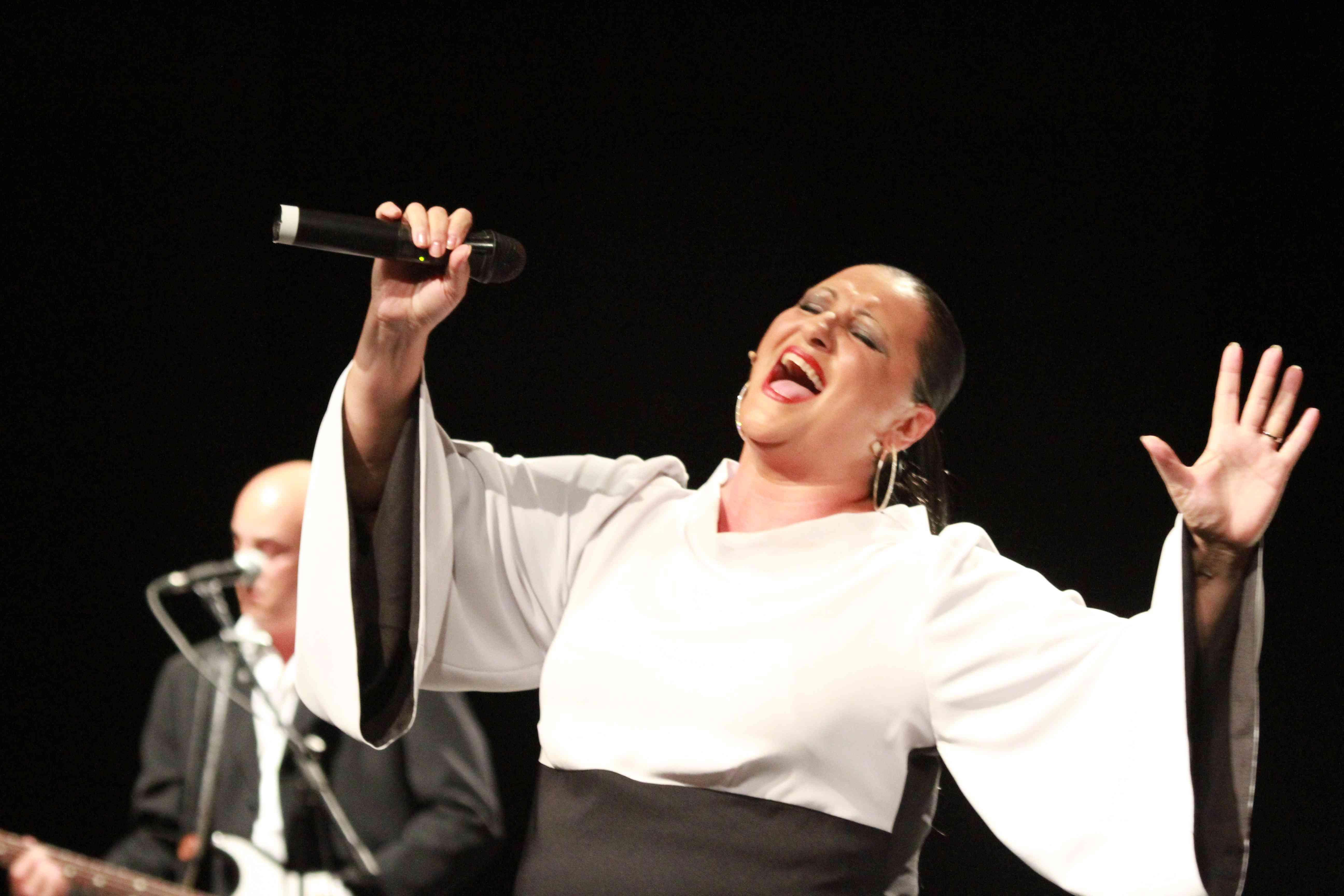 Silvia Querci è l'interprete di "Mina vagante" in scena al Politeama
