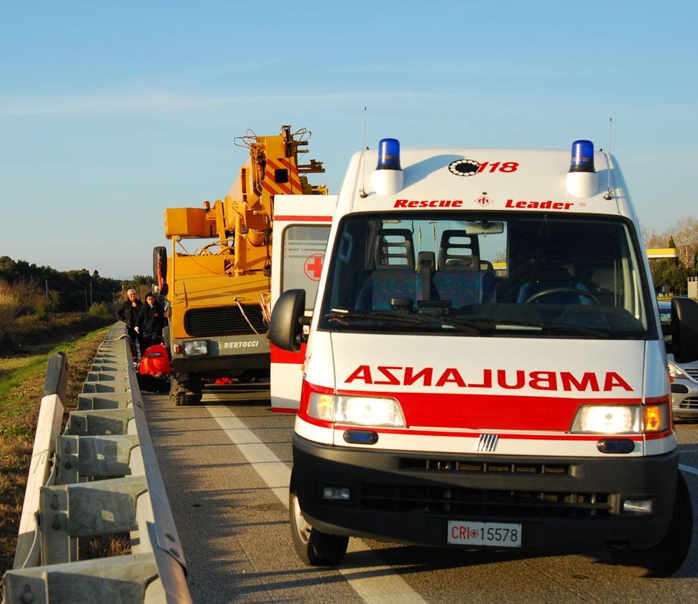 Un'ambulanza della Croce Rossa di San Vincenzo