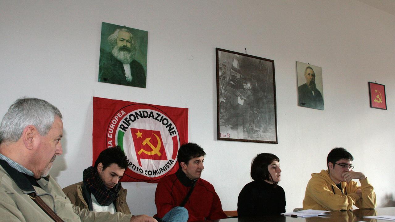 Una riunione di Rifondazione a Rosignano