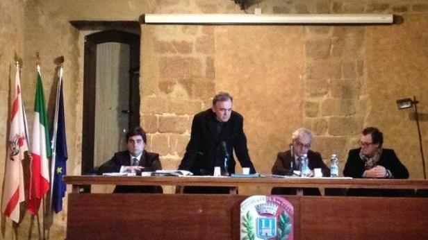 Rossi in visita al Giglio: "Rilancio col turismo e le fonti rinnovabili"