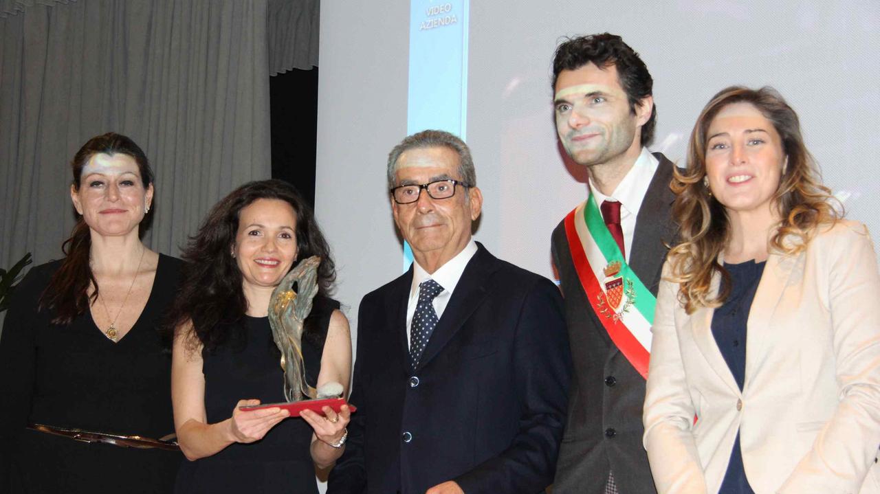 La consegna dello Stefanino d'oro ai titolari del lanificio dell'Olivo