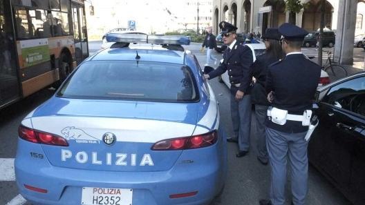 Uno scippo e un furto: tre fermati