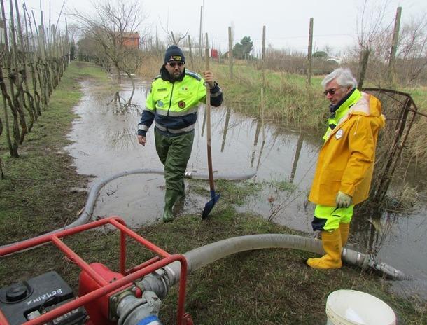 Torna La Quiete Ma Si Contano I Danni La Nuova Ferrara