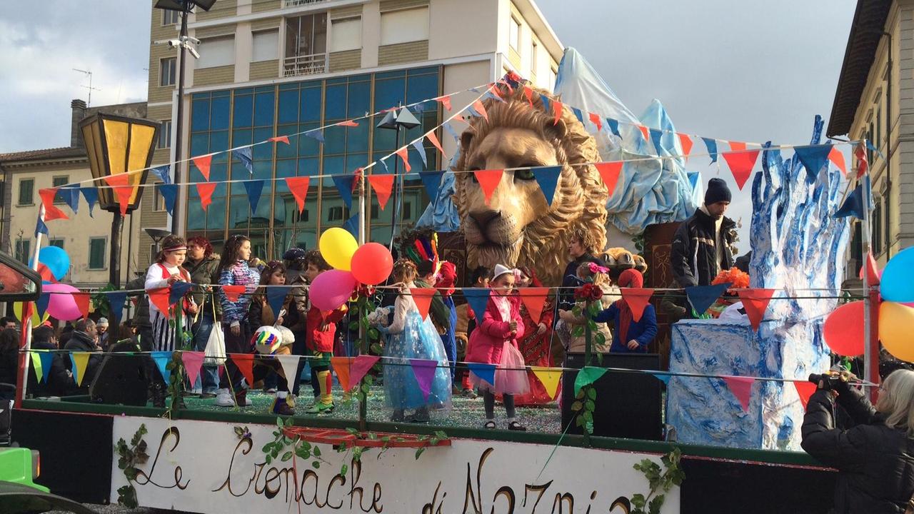 Un momento del Carnevale a Cecina