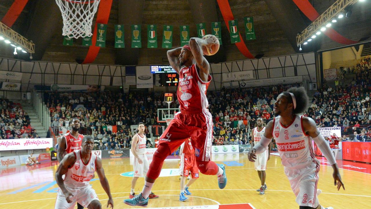 Una schiacciata di Gilbert Brown (foto Gori)