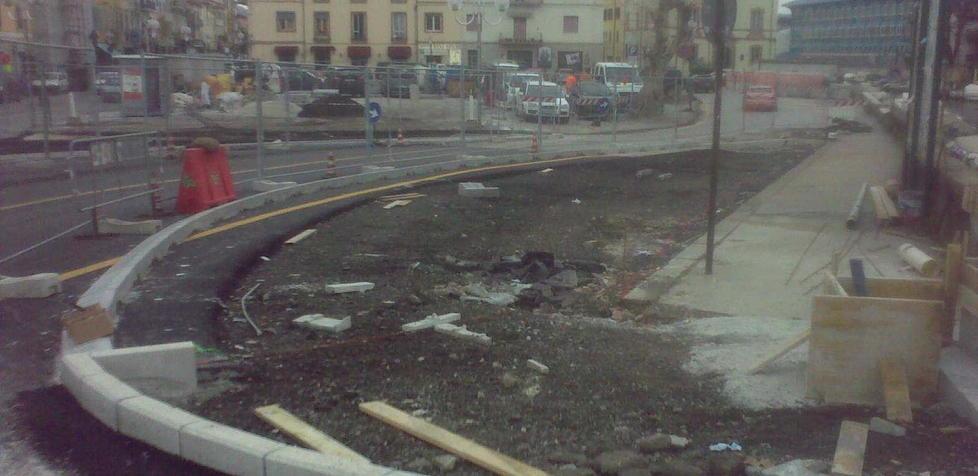 Nuovo ponte già asfaltato e pronto per il collaudo 
