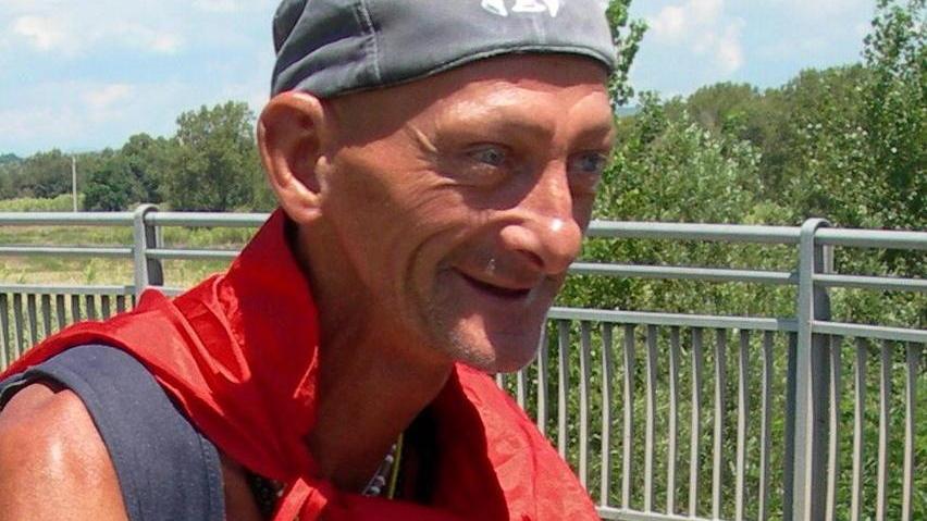 Un lungo applauso per l’addio a Lucignolo