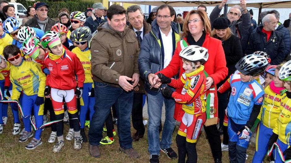 Il Ct Cassani inaugura la pista ciclistica