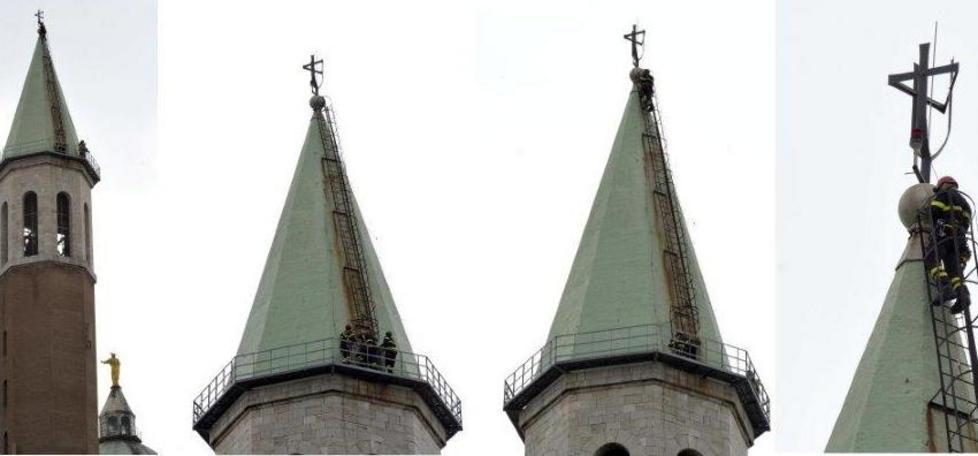 Si arrampicano sul campanile per cambiare la lampadina