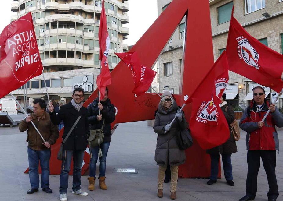 In piazza Attias bandiere per Tsipras