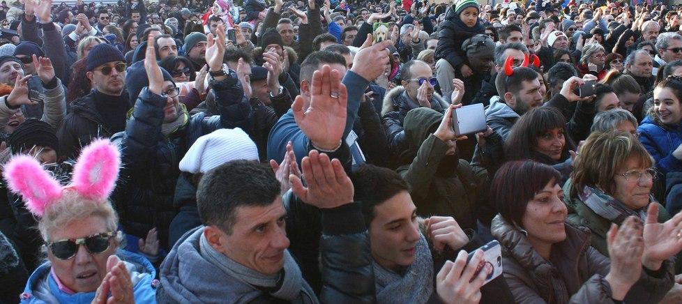 Il Carnevale non dimentica i marò e Borsetti 