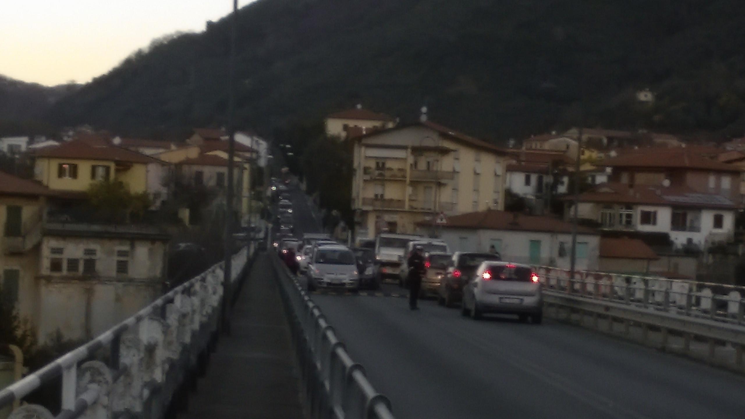 Le code sul ponte Trieste