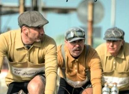 Le bici d'epoca gareggiano a Tirrenia