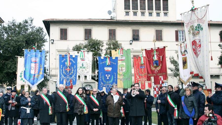 Una delle ultime manifestazioni per ricordare i volontari