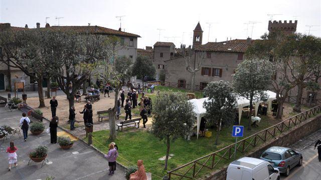 La piazza centrale di Bolgheri