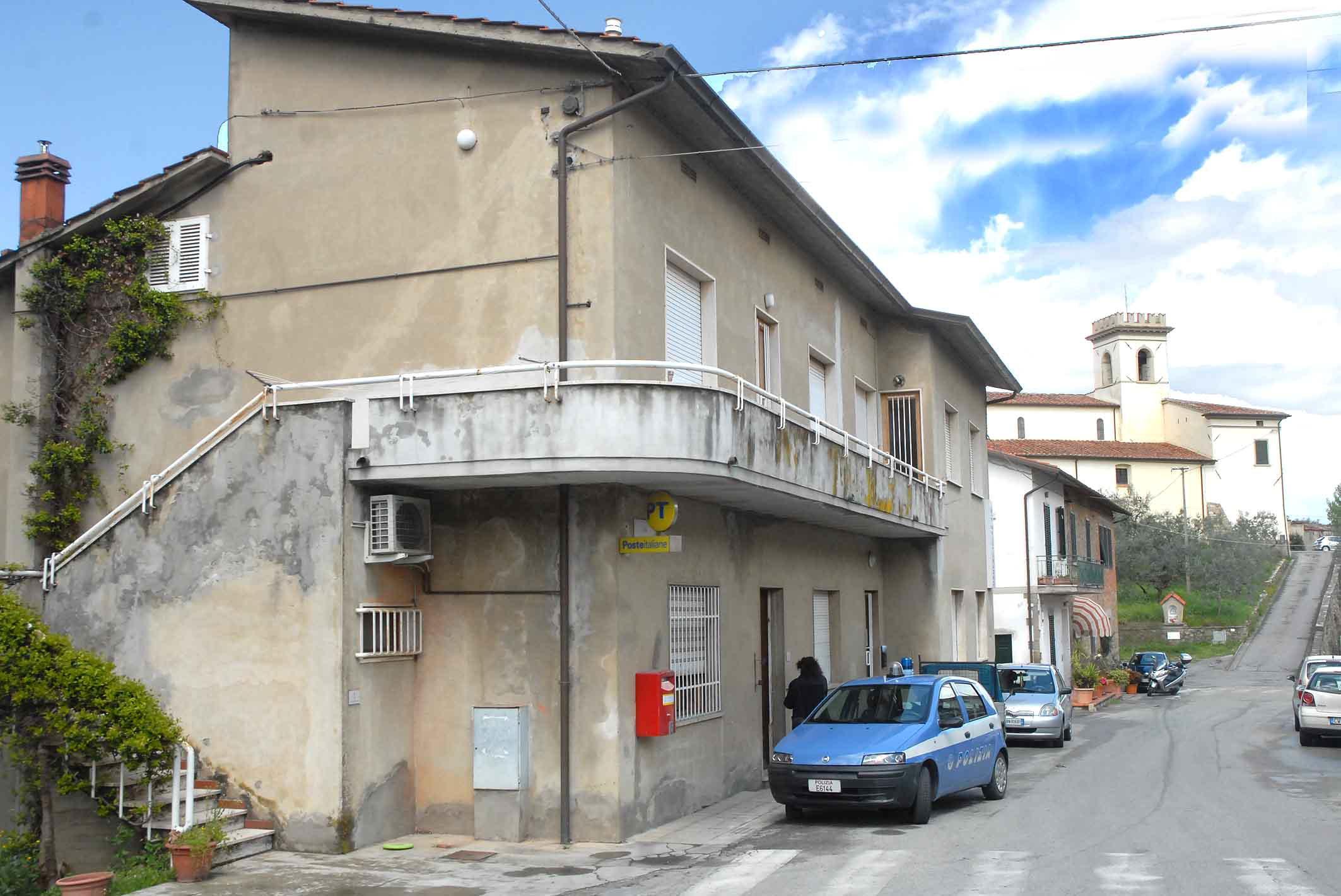 L'ufficio postale di Montemagno (foto Gori)