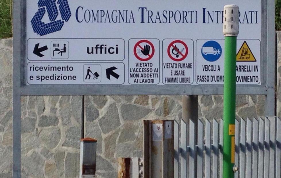 In fuga sul motocarro con i bancali rubati Preso dai vigilantes 