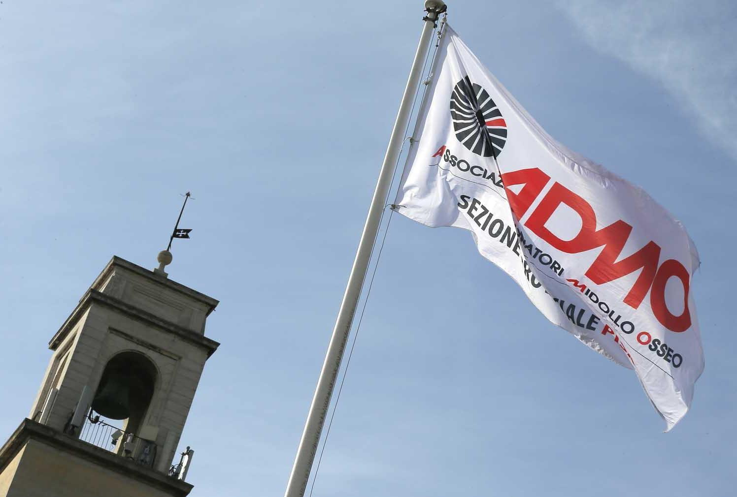 Una bandiera dell'Admo (foto Muzzi)