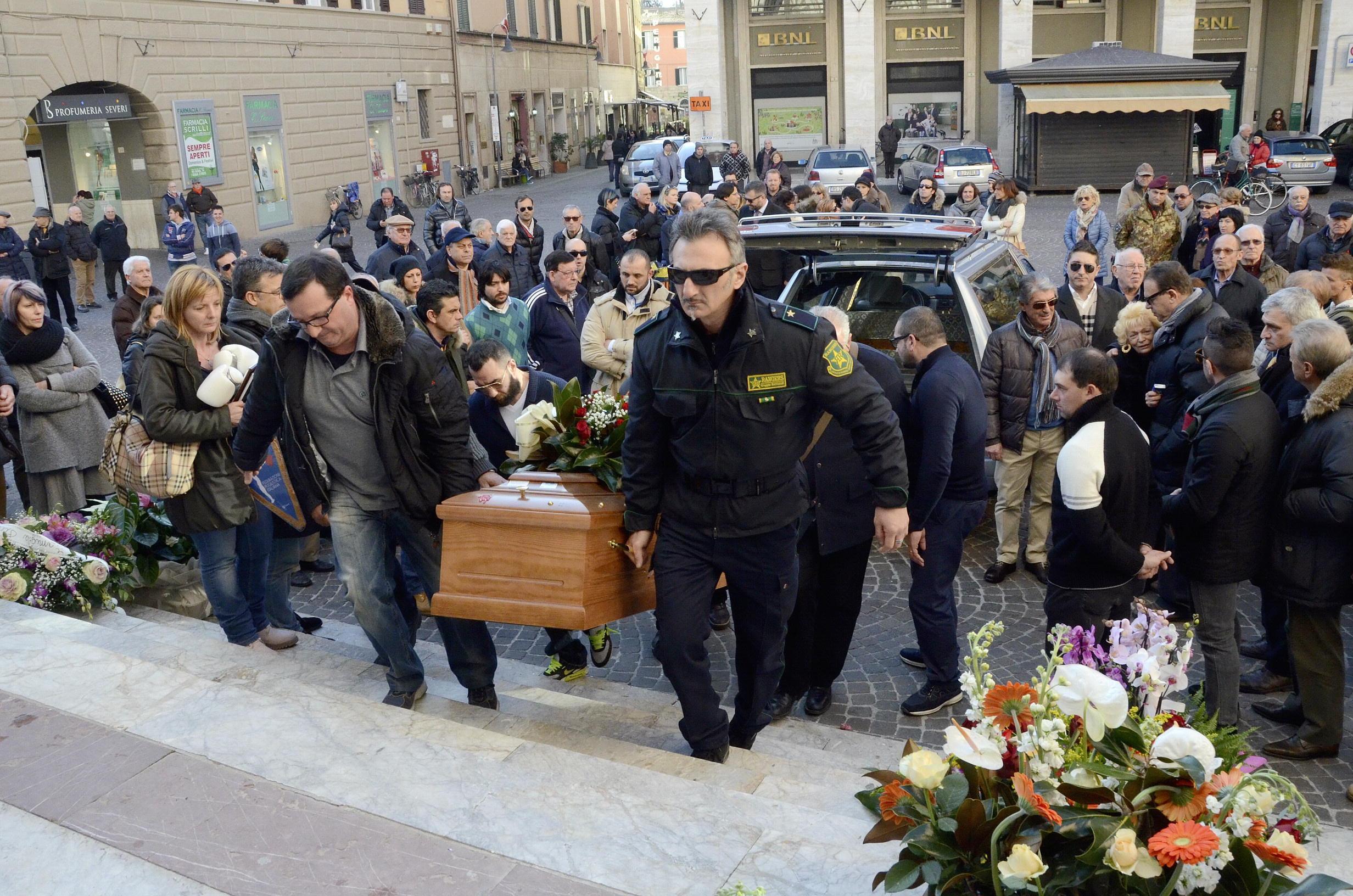 Il funerale di Umberto Cavini in Duomo (foto agenzia Bf)