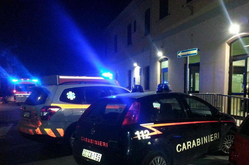 Due ragazzine sfiorate dal treno 