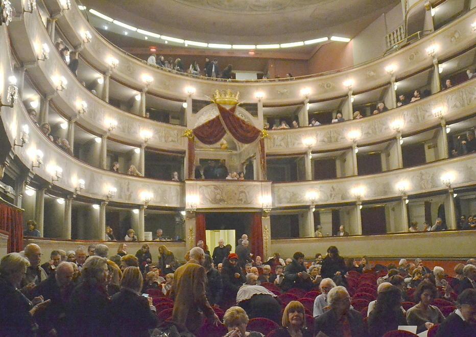 Niente assunzioni per il Teatro del Giglio