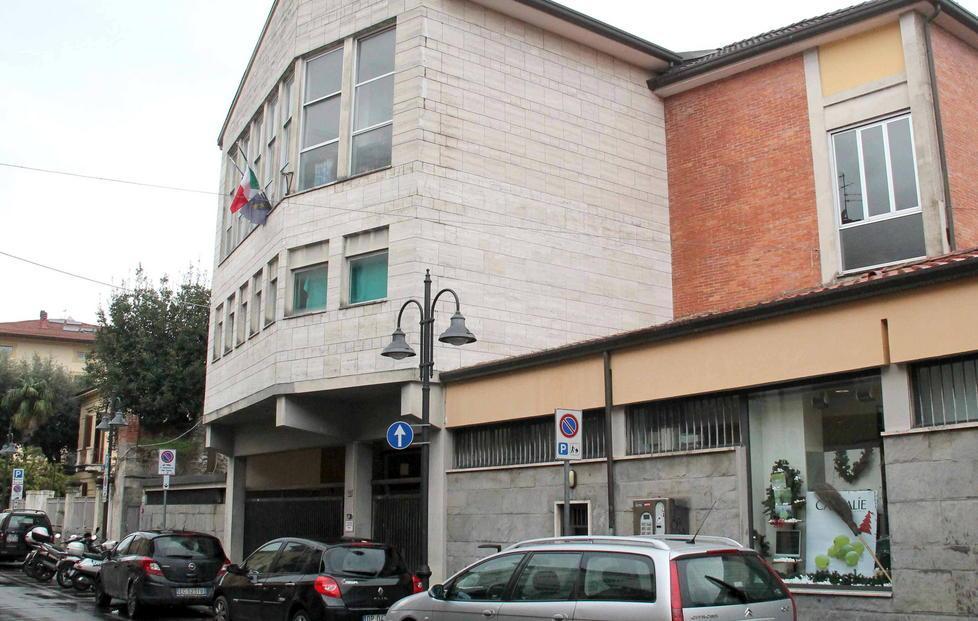 Lezioni al freddo per duecento bambini