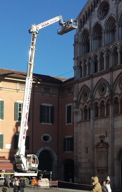 Al via la verifica statica alla facciata della Cattedrale