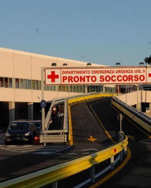 Dipendente dell’ospedale stesa da un pugno in faccia