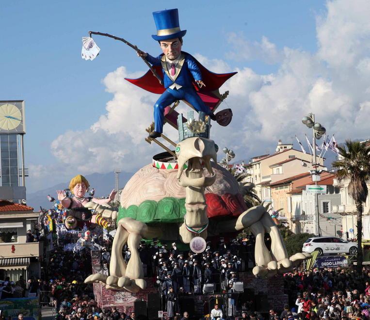 Oggi in regalo il carro di Avanzini