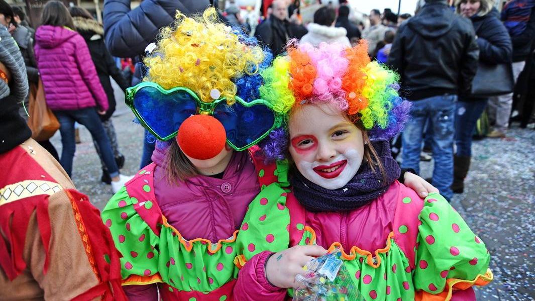 Bambini truccati per il carnevale