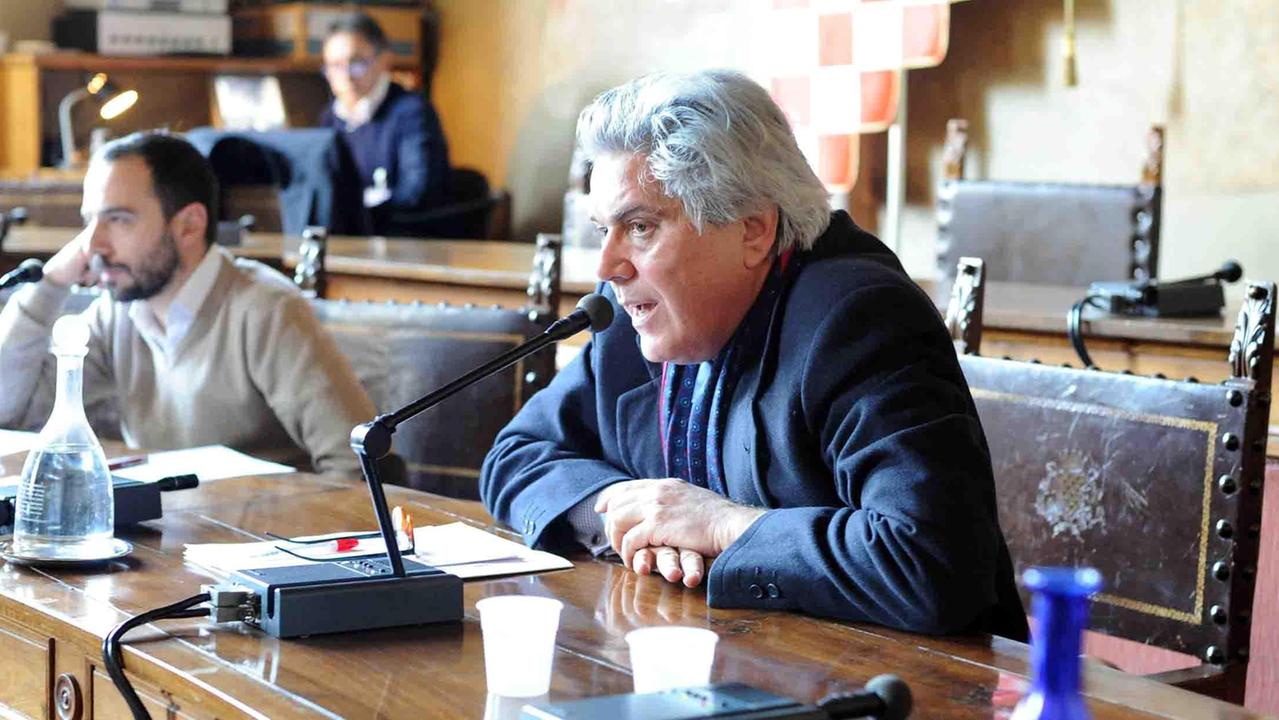 La Regione dimezza il taglio 2015 all'Asl di Pistoia