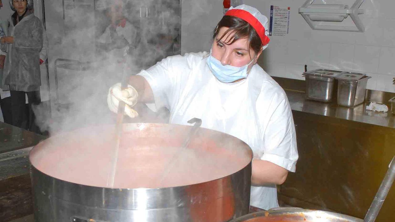 La cucina di una mensa