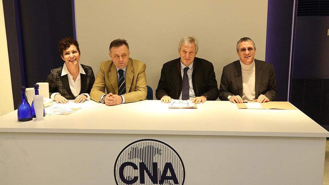 La presentazione dell'accordo nella sede della Cna (foto agenzia Carlo Sestini)