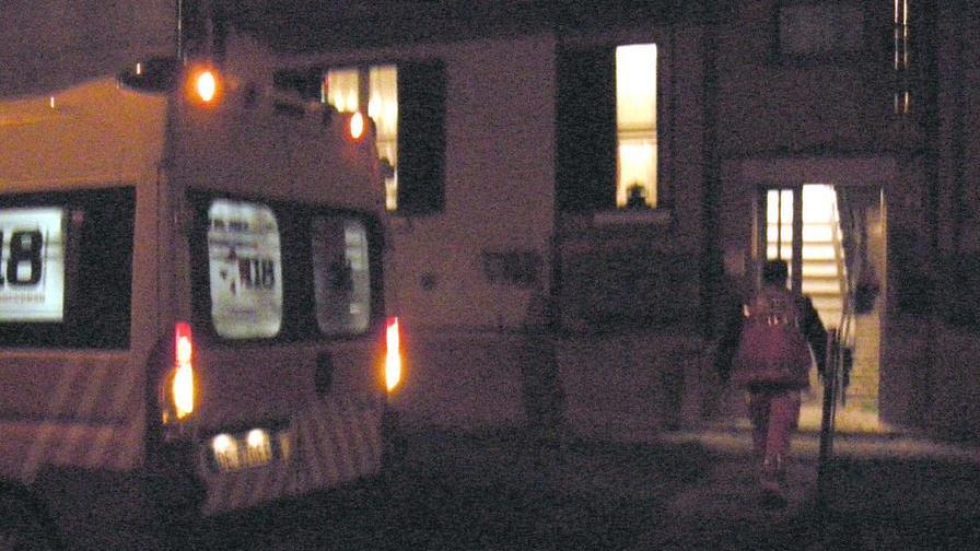 Famiglia con tre bimbe vive in mezzo alla muffa