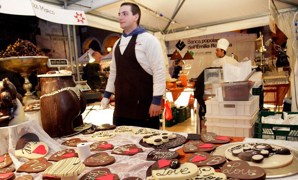 Modena, in piazza Grande i maestri cioccolatieri per tre giornate di degustazioni 