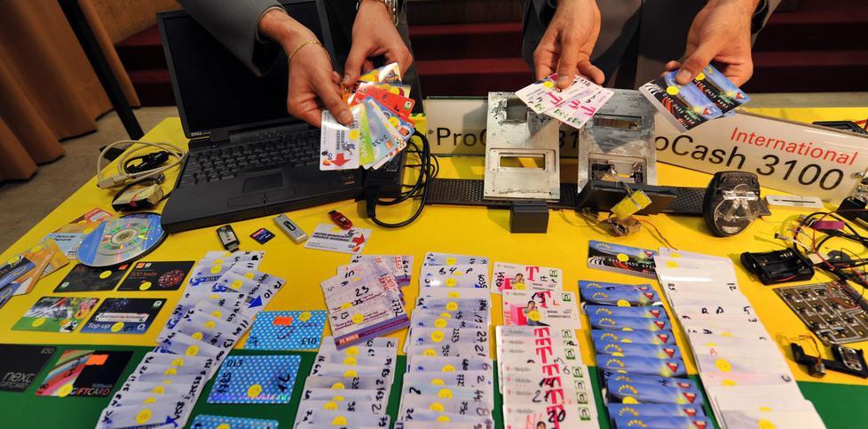 Tessere fedeltà diventano carte di credito clonate 