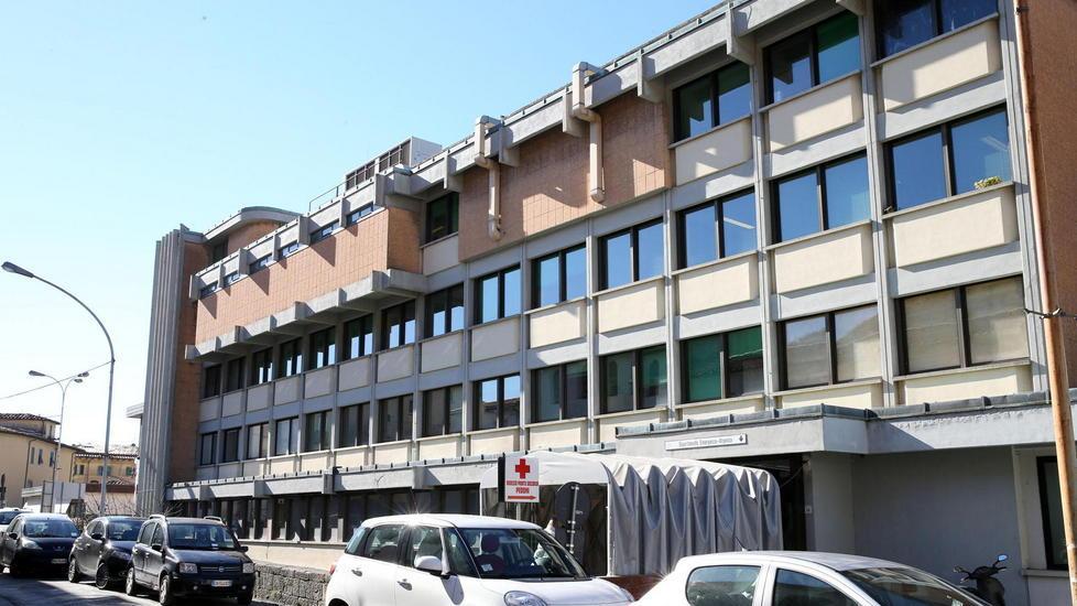 Una veduta esterna dell'ospedale di Pescia