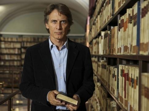 Bocci alle prese con una casa ingombrante 