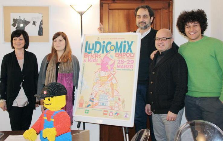 Ludicomix abbraccia i Mattoncini 