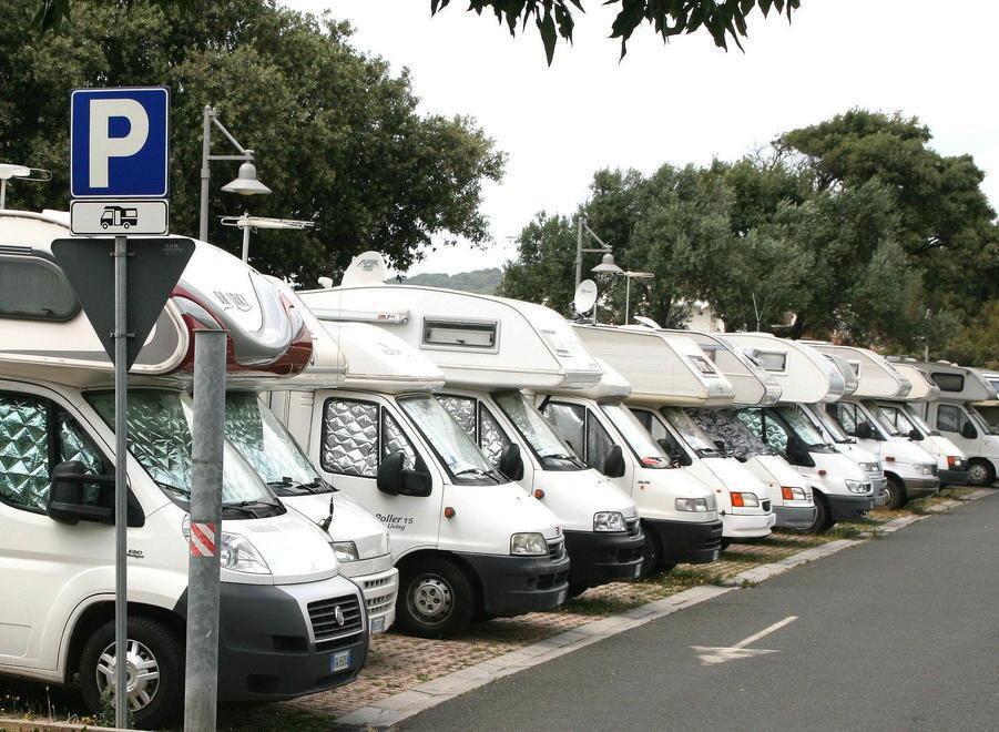 Sosta camper, disco orario per evitare le proteste 