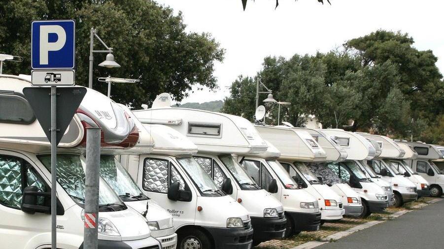 Sosta camper, disco orario per evitare le proteste
