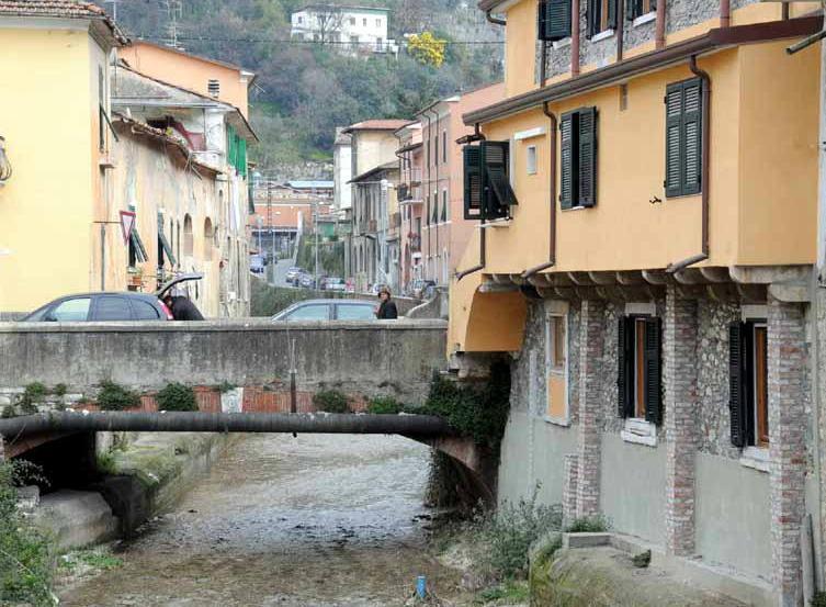 «Ponte della Bugia, rinviate i lavori» 