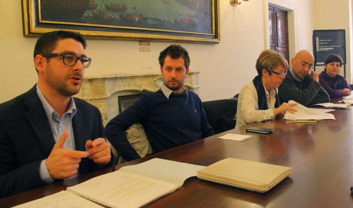 In primo piano il capogruppo Pd Marco Ruggeri (Marzi Pentafoto)