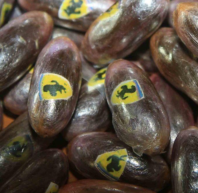 Il bimbo in auto per “coprire” lo spaccio 