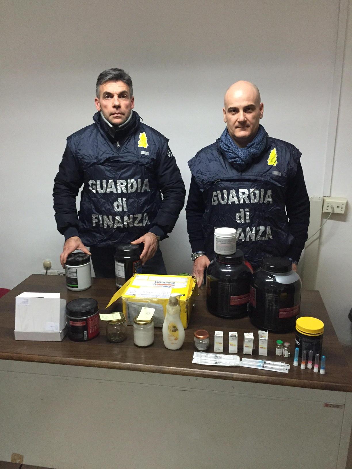 La droga sequestrata a Francesco Rossi