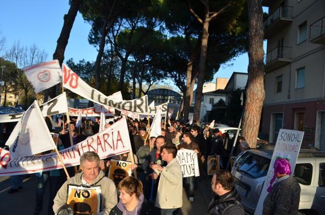 Una manifestazione contro il gas